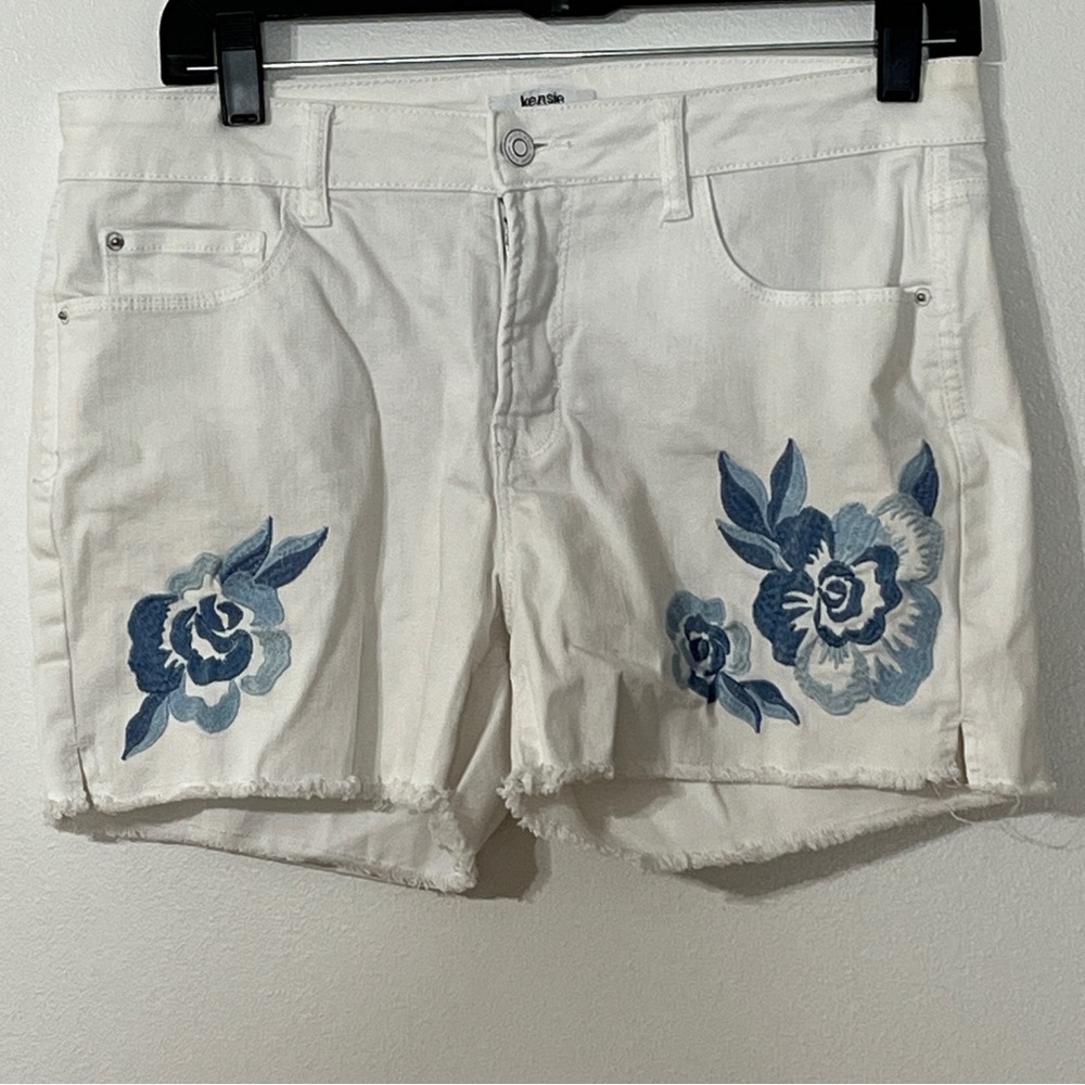 Kenzie Denim White Ripped Hem Embroidered Blue Floral Shorts